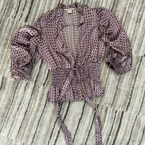 Awesome satin puff sleeve blouse - Small - Picture 2 of 7